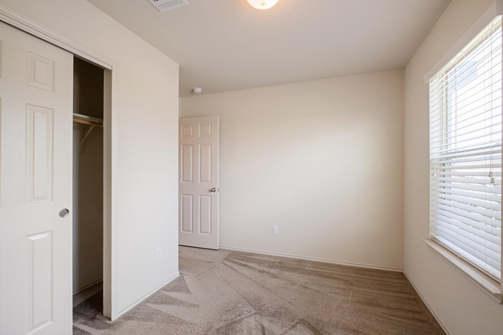 100 Azurite Dr - Photo 18