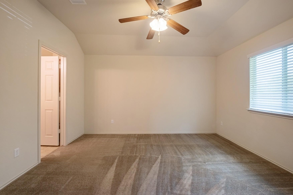 100 Azurite Dr - Photo 11