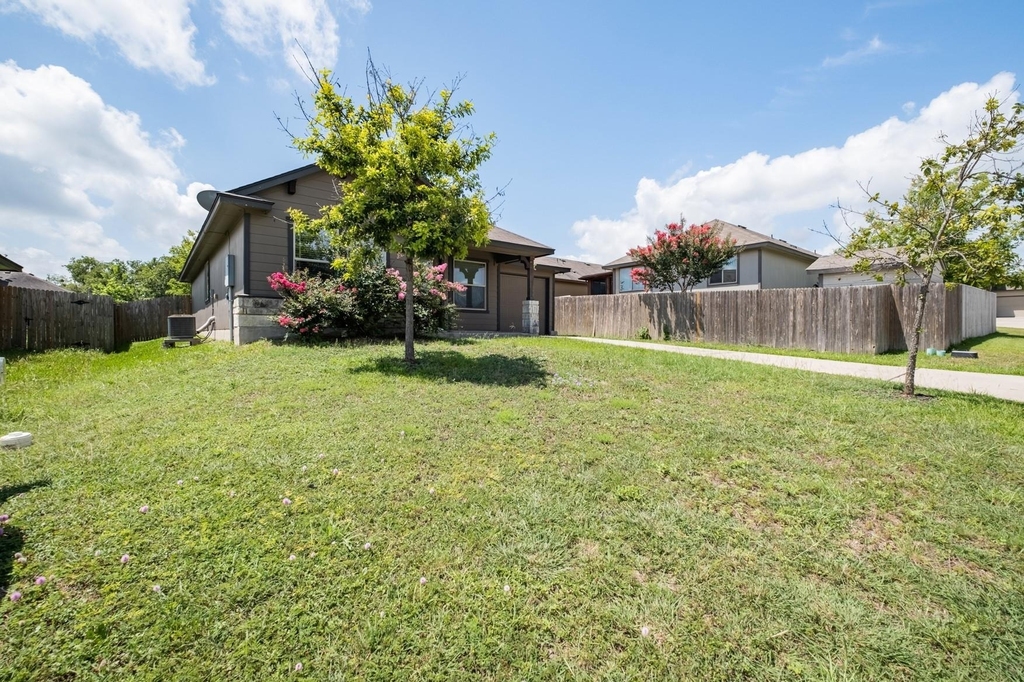100 Azurite Dr - Photo 2