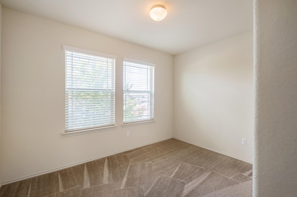 100 Azurite Dr - Photo 17
