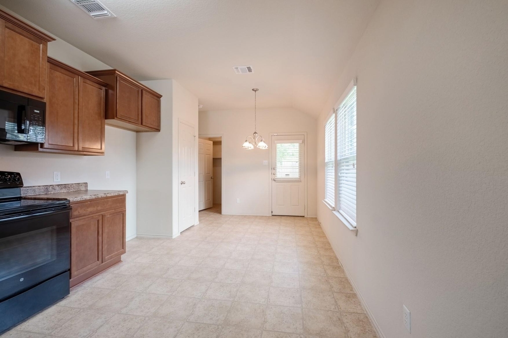 100 Azurite Dr - Photo 6