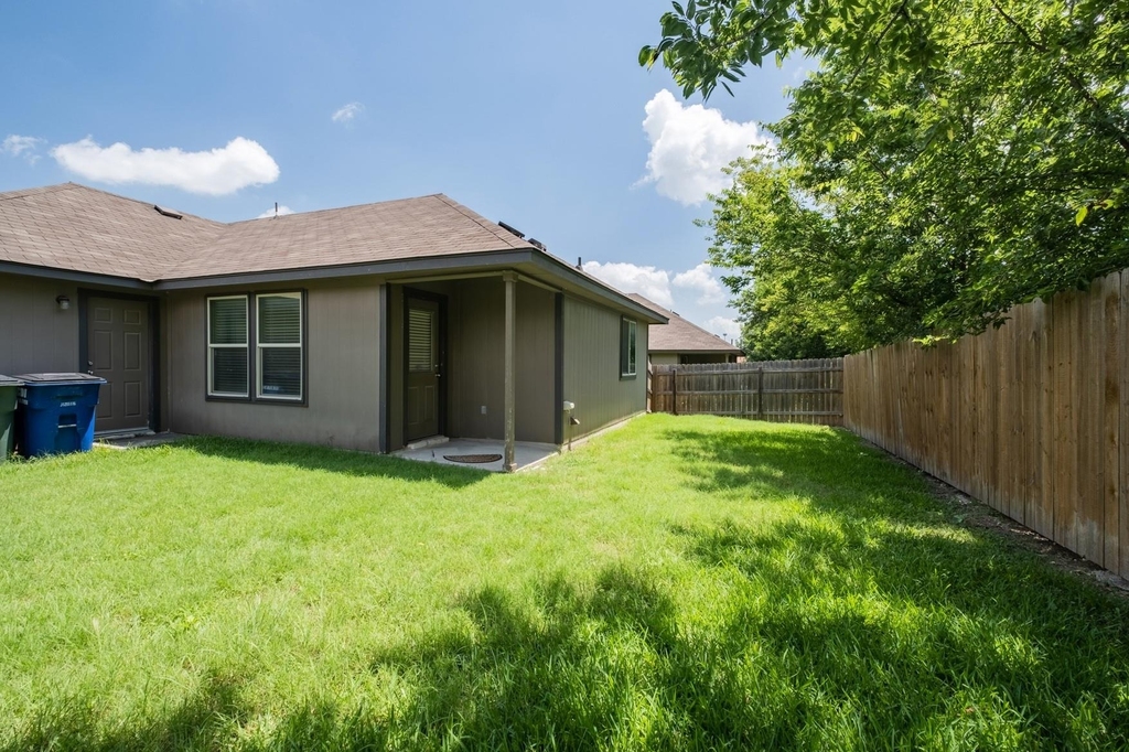 100 Azurite Dr - Photo 21