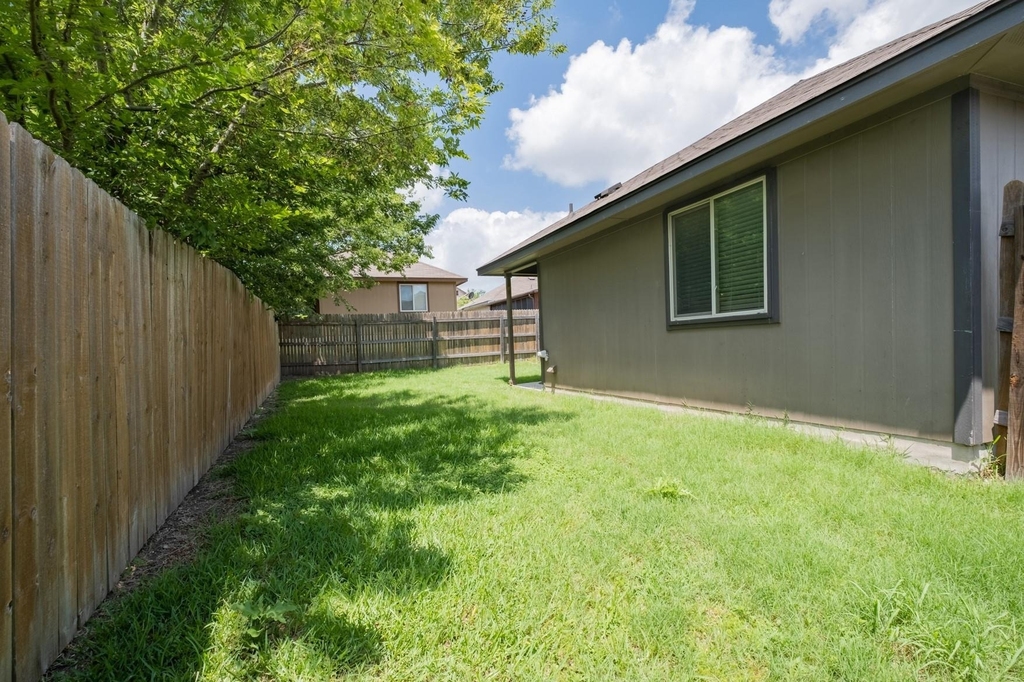 100 Azurite Dr - Photo 19
