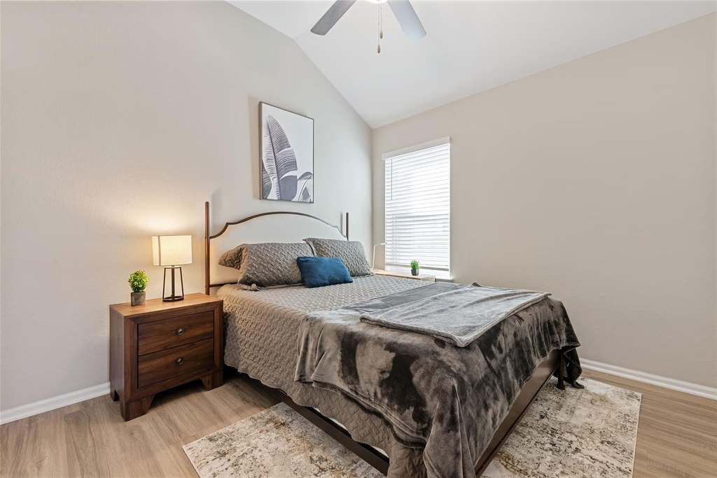 718 Bridgestone Way - Photo 17