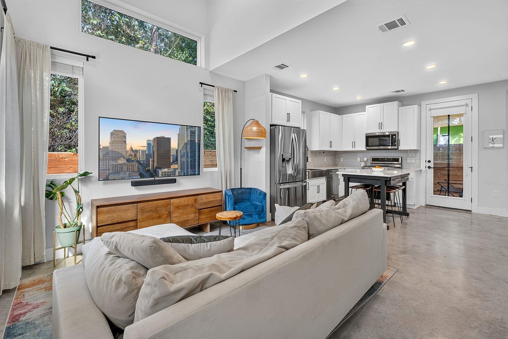 1906 Salina St - Photo 4