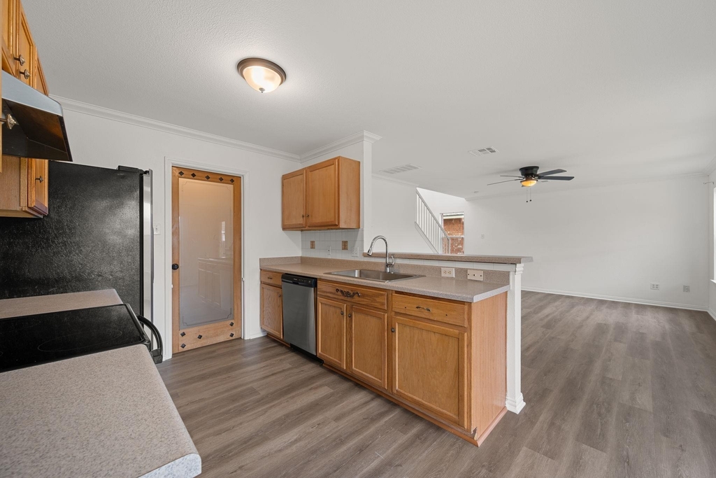 12808 James Madison St - Photo 8