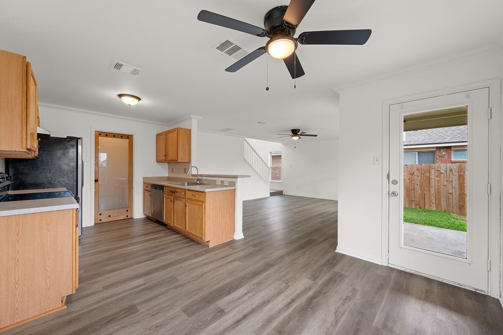12808 James Madison St - Photo 12