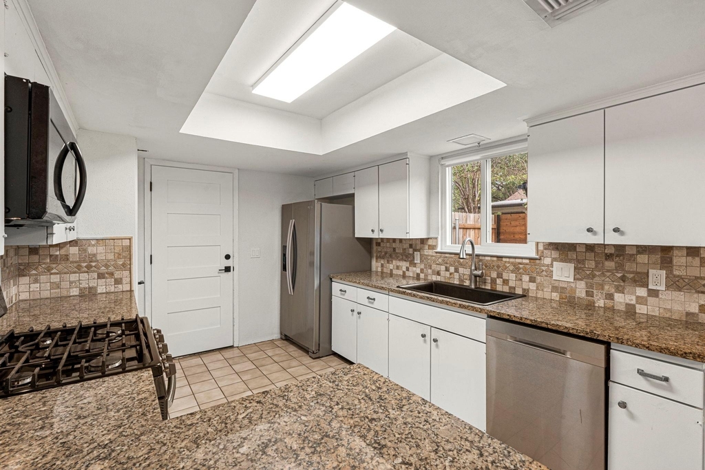 10603 Parkfield Dr - Photo 6