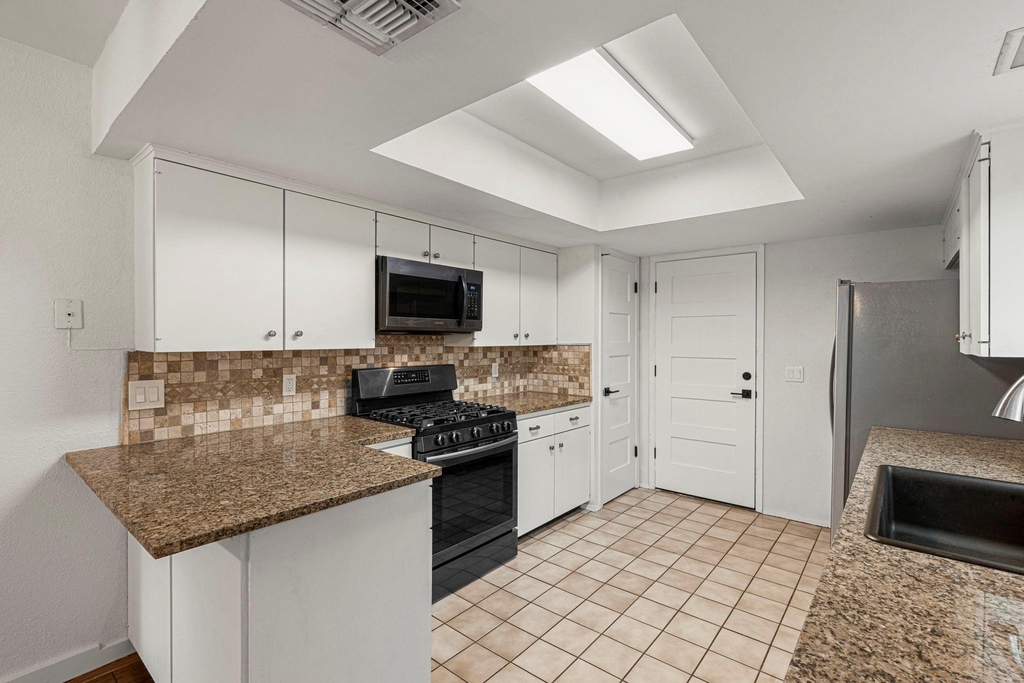 10603 Parkfield Dr - Photo 5