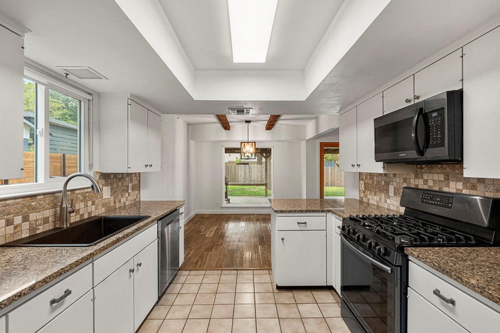 10603 Parkfield Dr - Photo 7