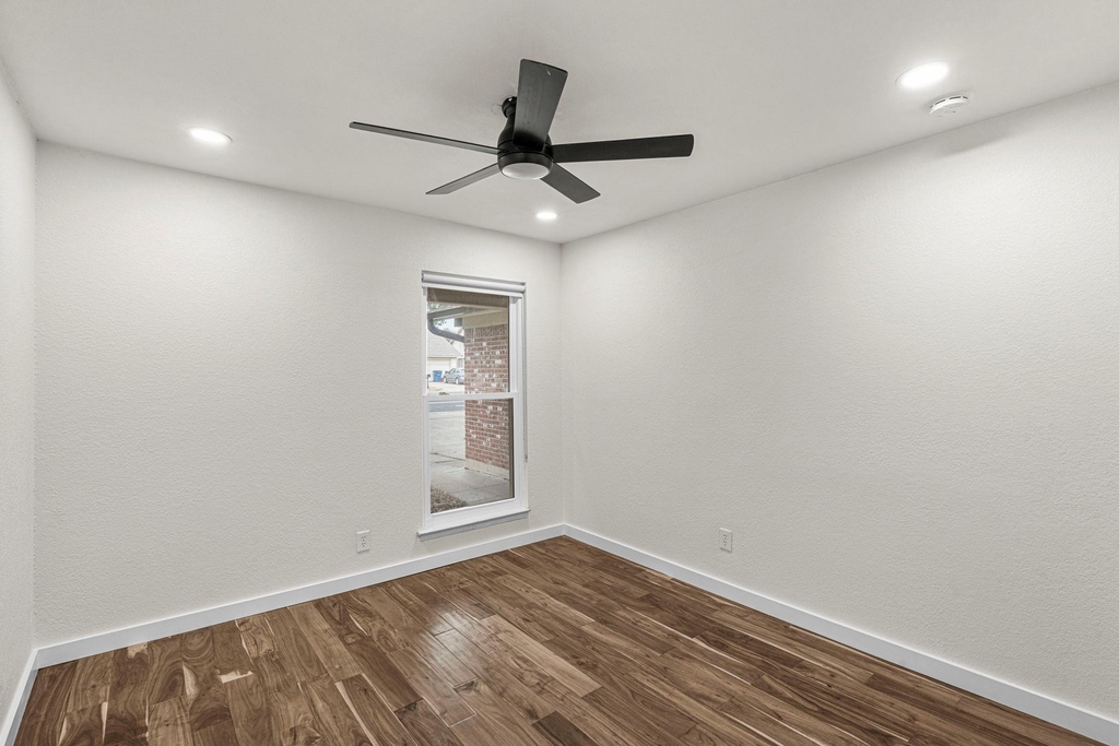 10603 Parkfield Dr - Photo 8
