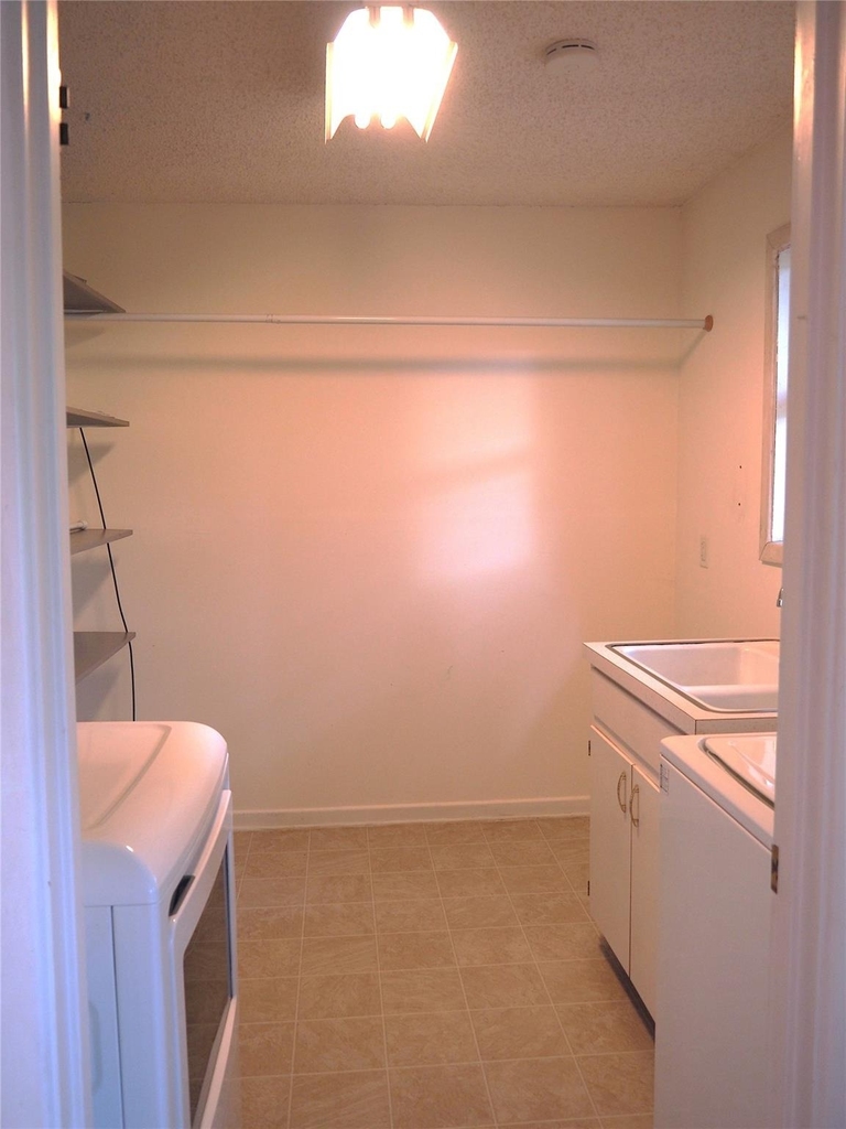 2506 Addison Ave - Photo 5