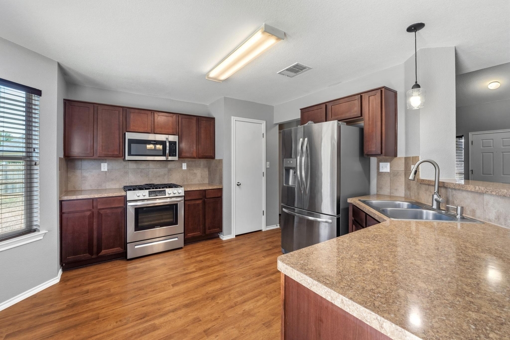 4400 Belfield Ln - Photo 8