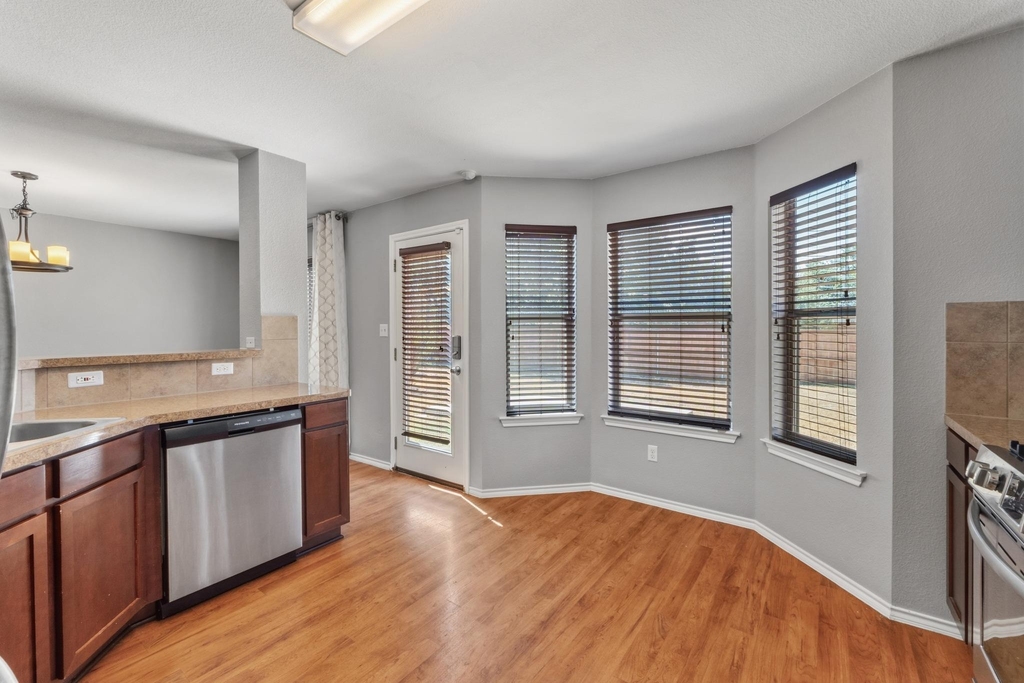 4400 Belfield Ln - Photo 10