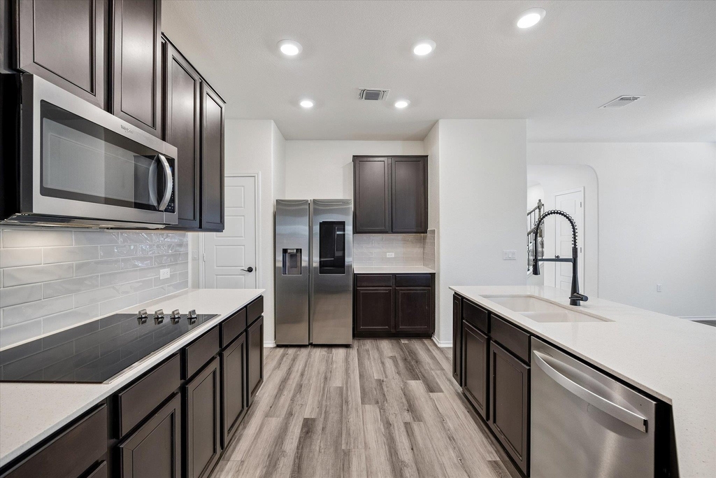 4701 Colmar Dr - Photo 6
