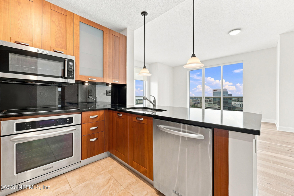 1431 Riverplace Boulevard - Photo 5