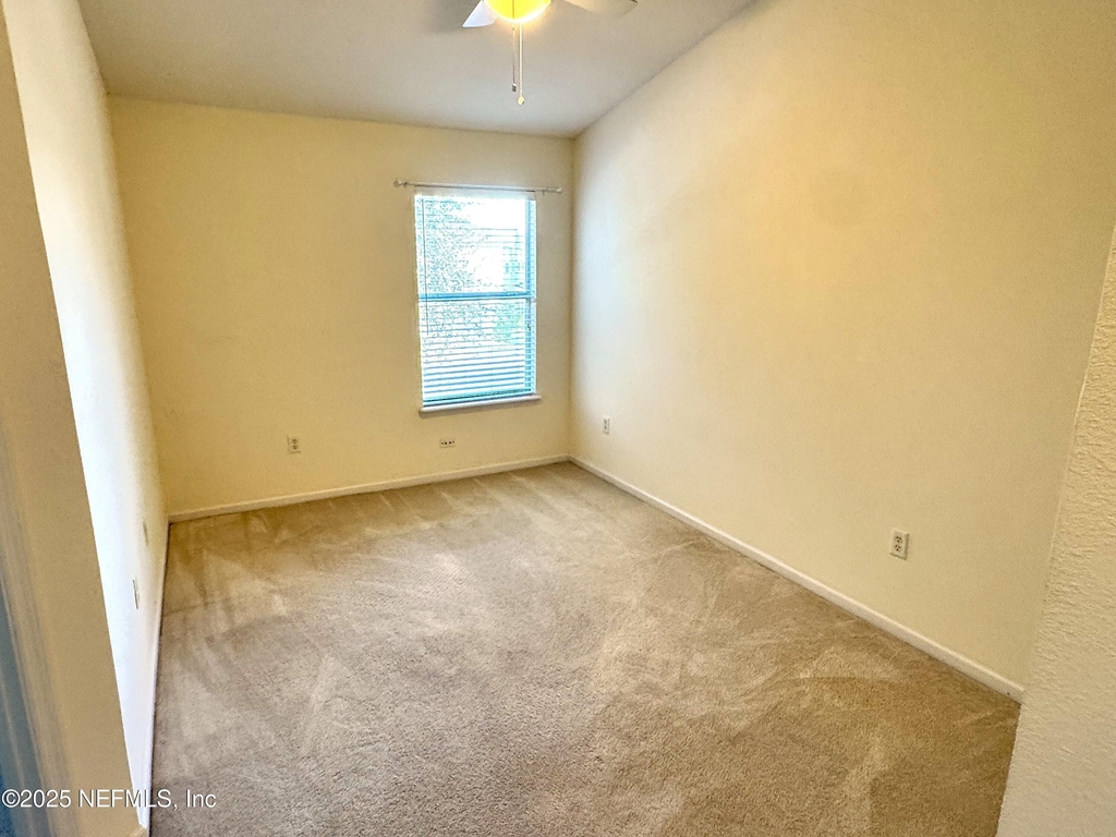 652 Crystal Way - Photo 10