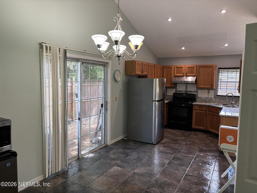 7750 Manassas Court E - Photo 11