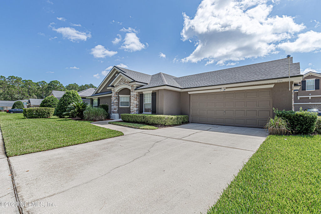 2141 Stone Creek Drive - Photo 2