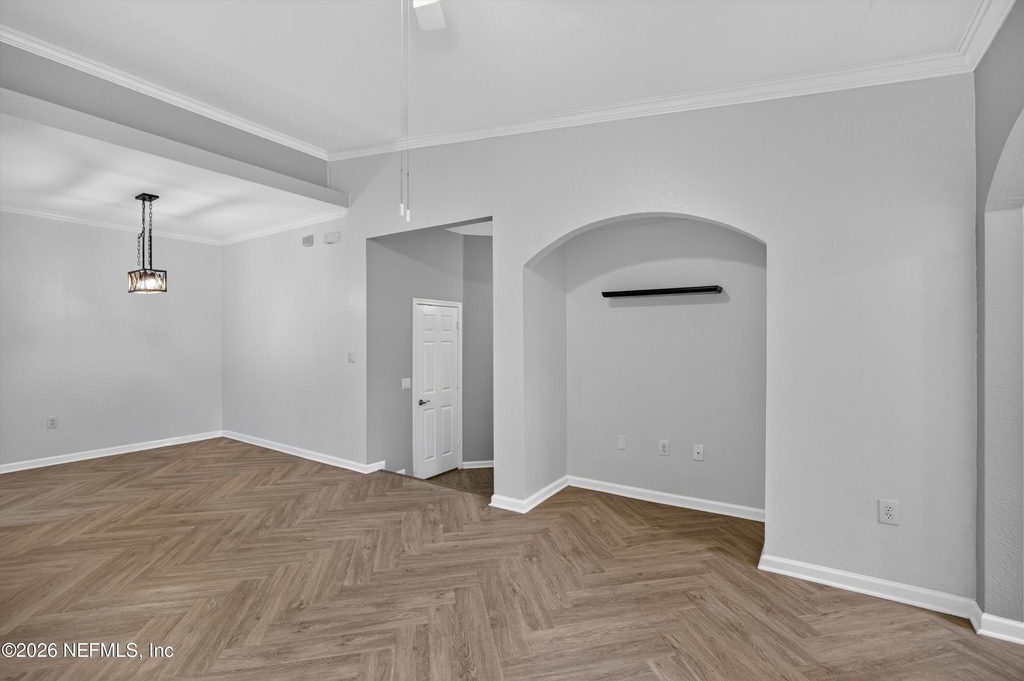 10075 Gate Parkway N - Photo 6