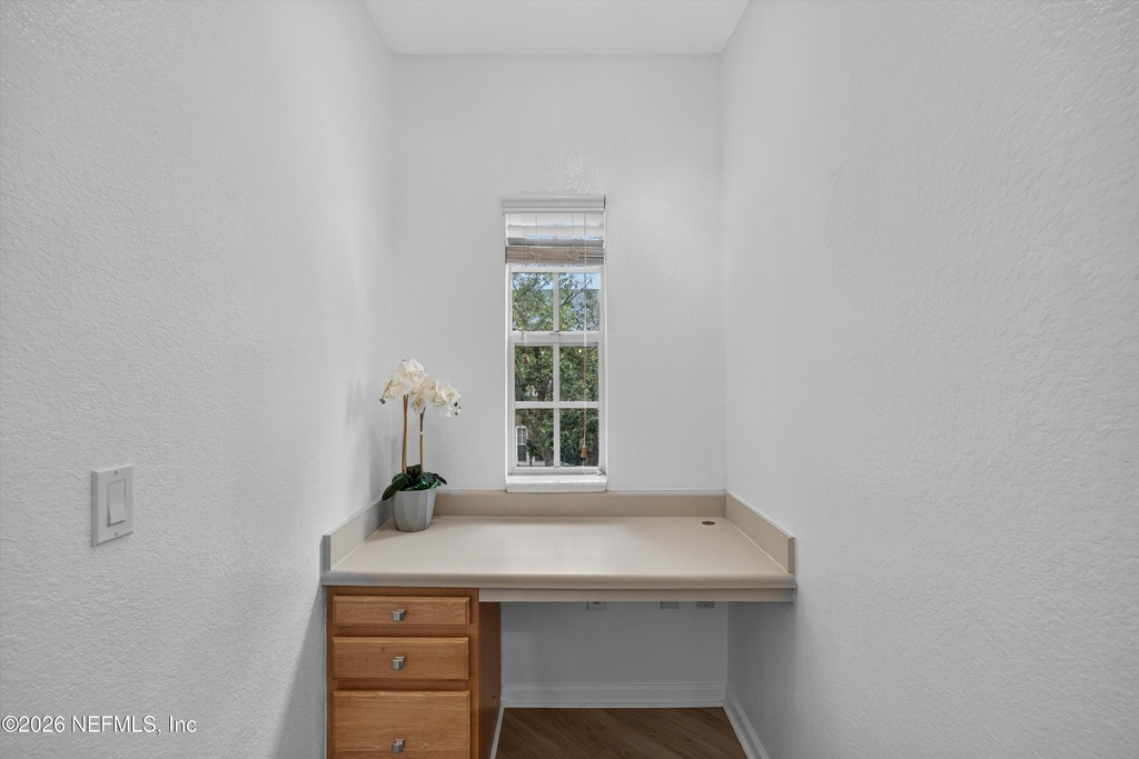 10075 Gate Parkway N - Photo 5