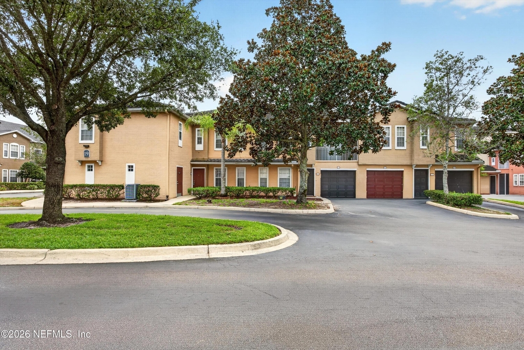 10075 Gate Parkway N - Photo 0