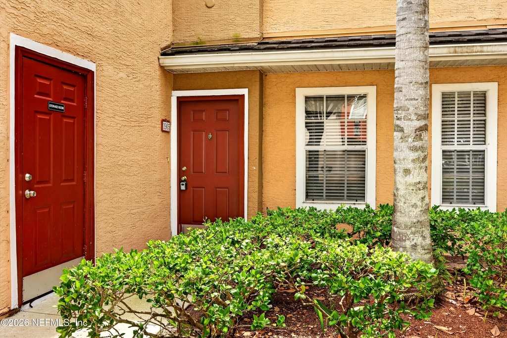 10075 Gate Parkway N - Photo 1