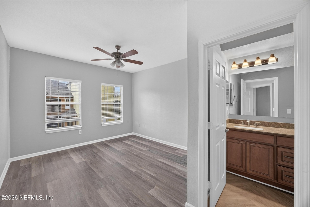 10075 Gate Parkway N - Photo 15