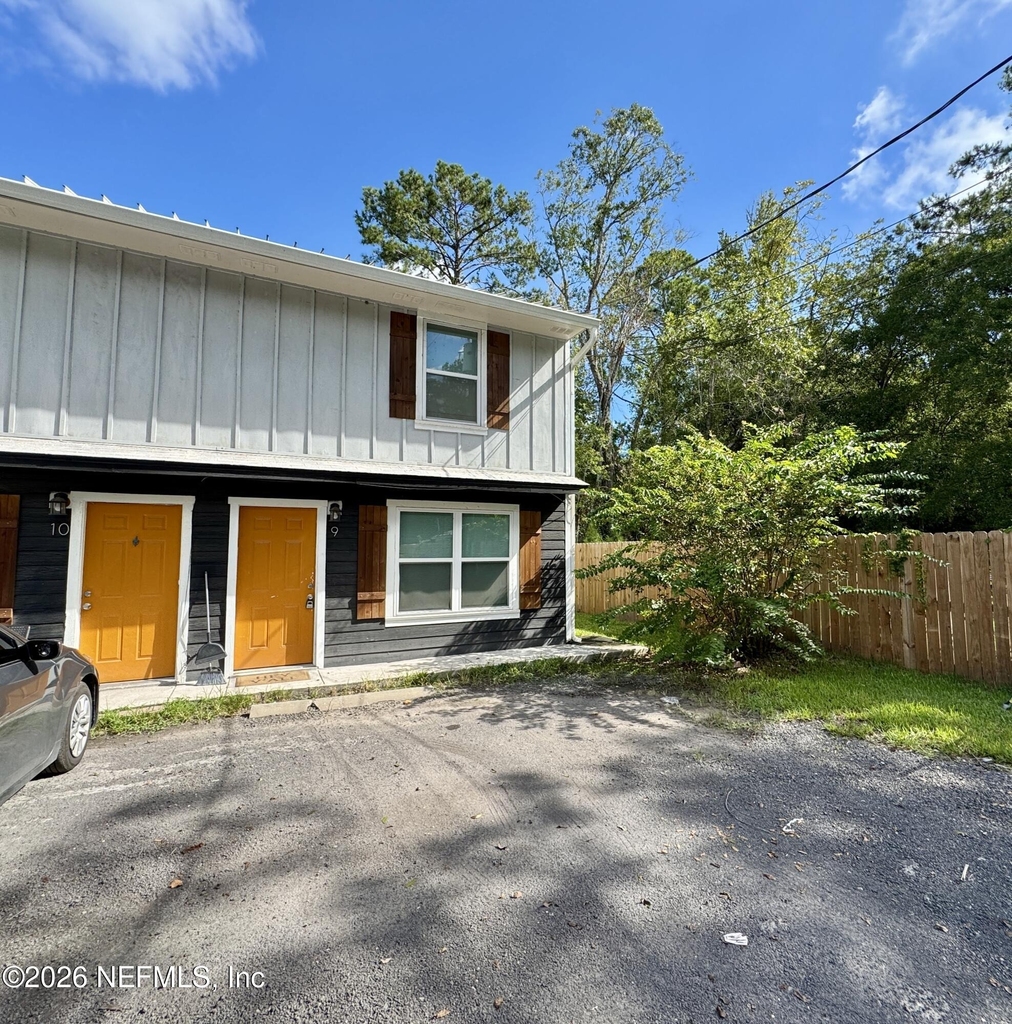 707 Rainer Road - Photo 0