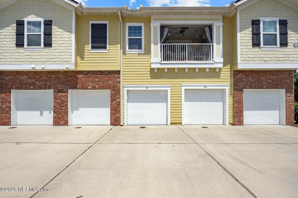 131 Burnett Court - Photo 0