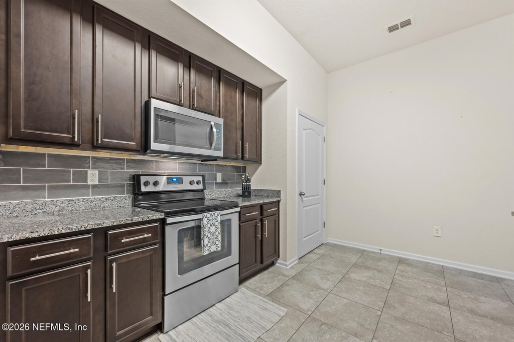131 Burnett Court - Photo 14