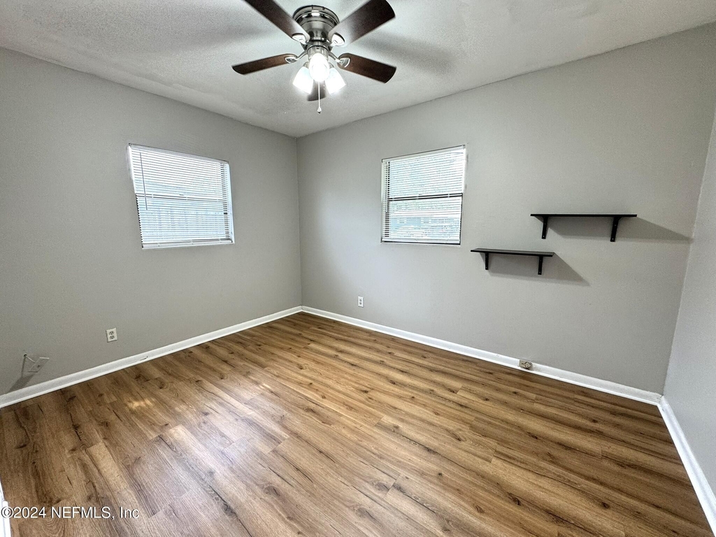 447 Brighton Avenue - Photo 11