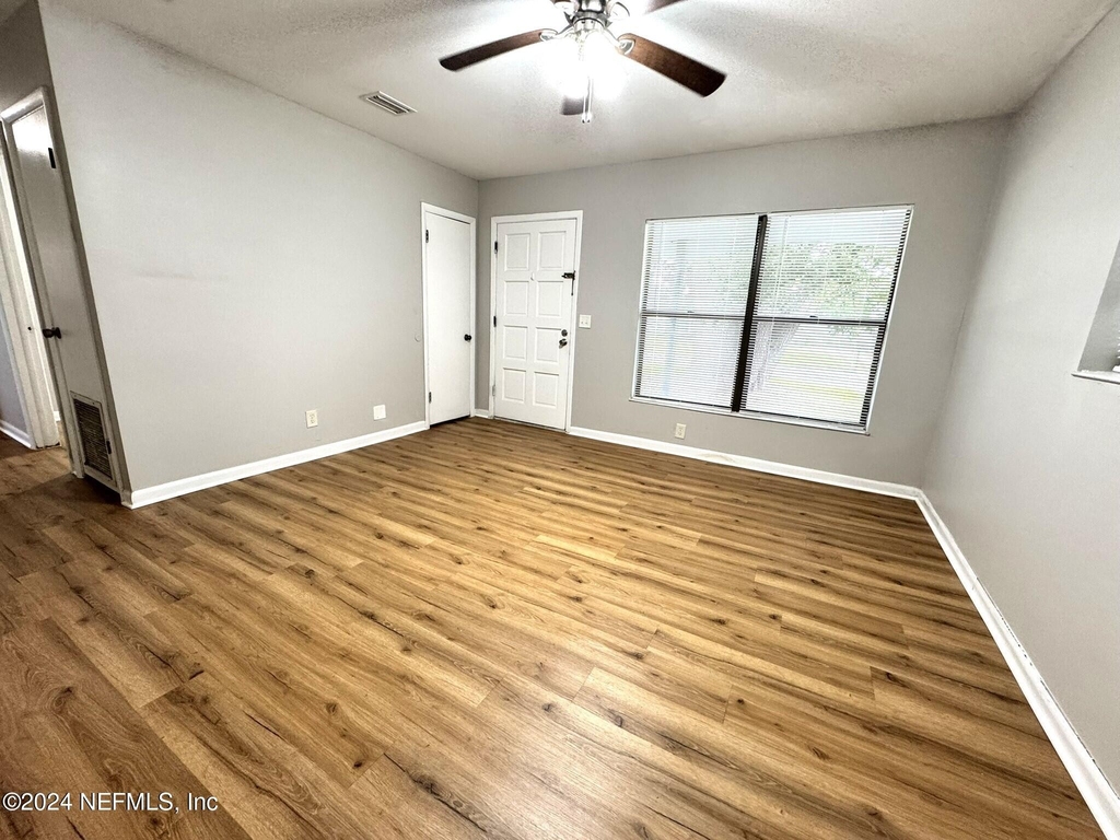 447 Brighton Avenue - Photo 2