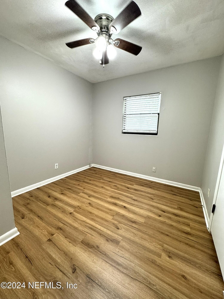 447 Brighton Avenue - Photo 8