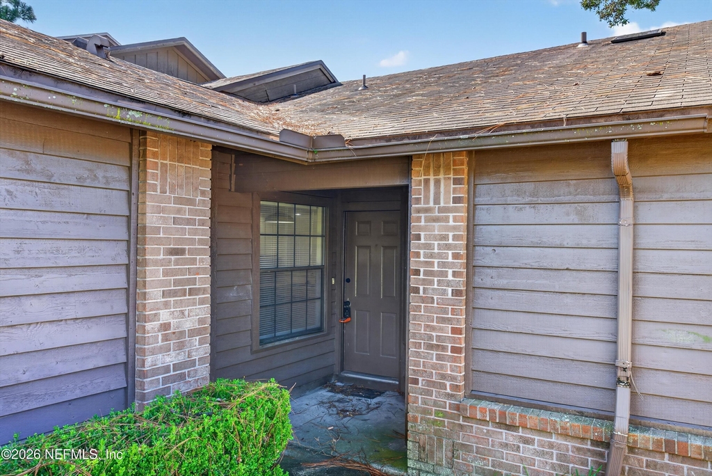 8010 International Village Drive - Photo 3