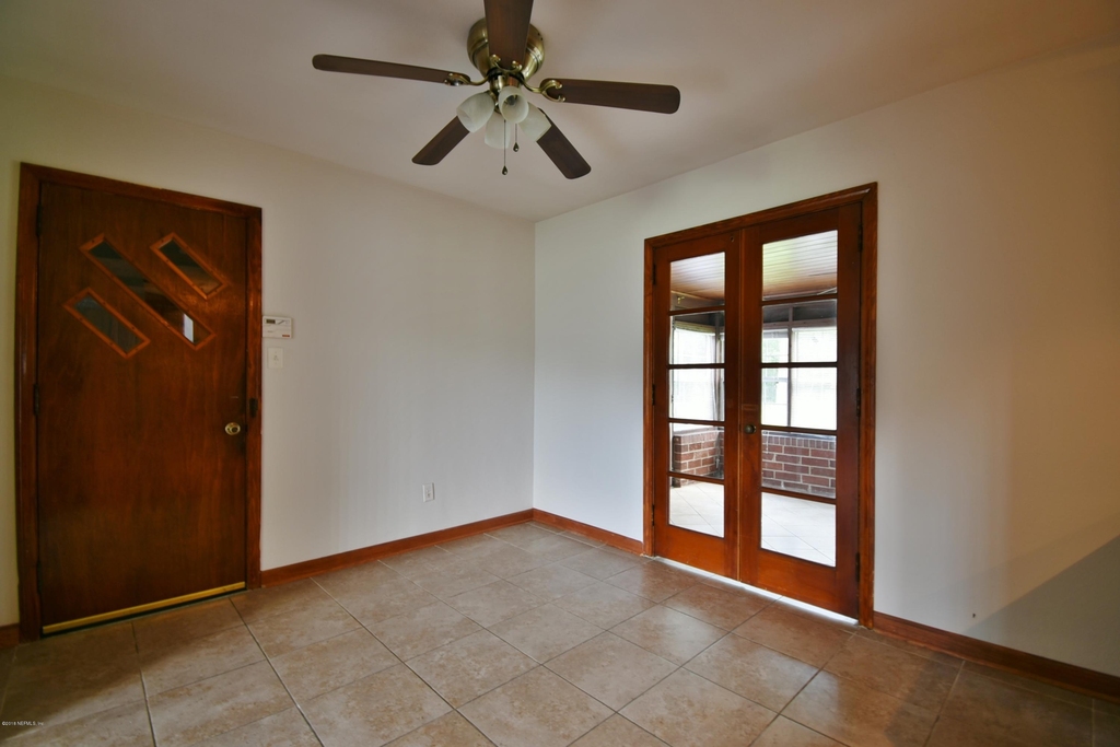 2101 Maple Leaf Drive E - Photo 16