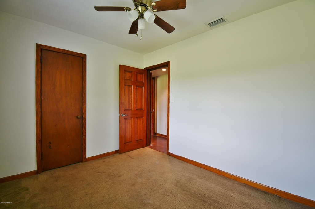 2101 Maple Leaf Drive E - Photo 9
