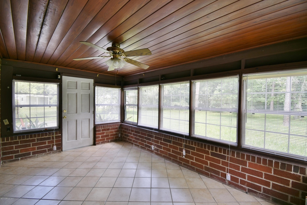 2101 Maple Leaf Drive E - Photo 18