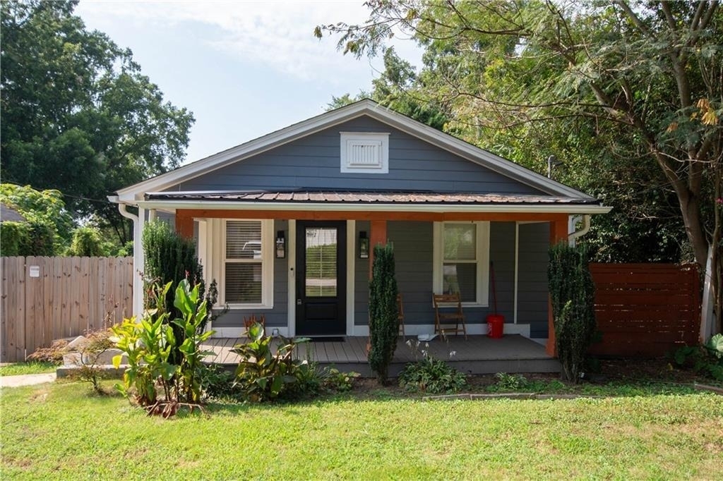 1391 Smith Street Se - Photo 1