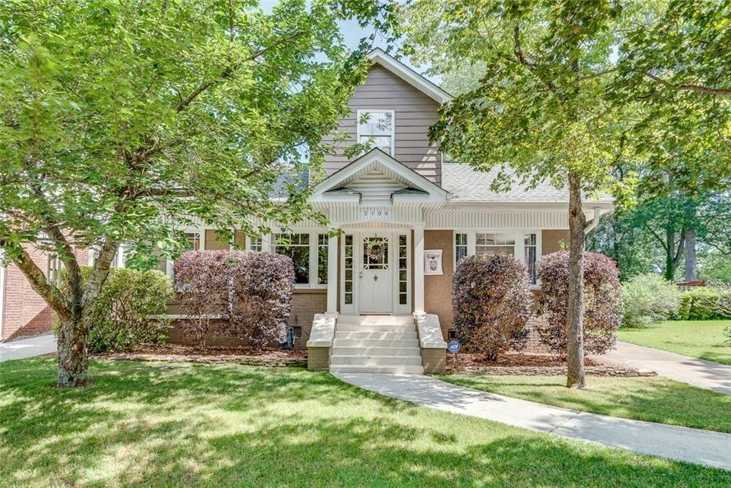 2104 Delano Drive Ne - Photo 2
