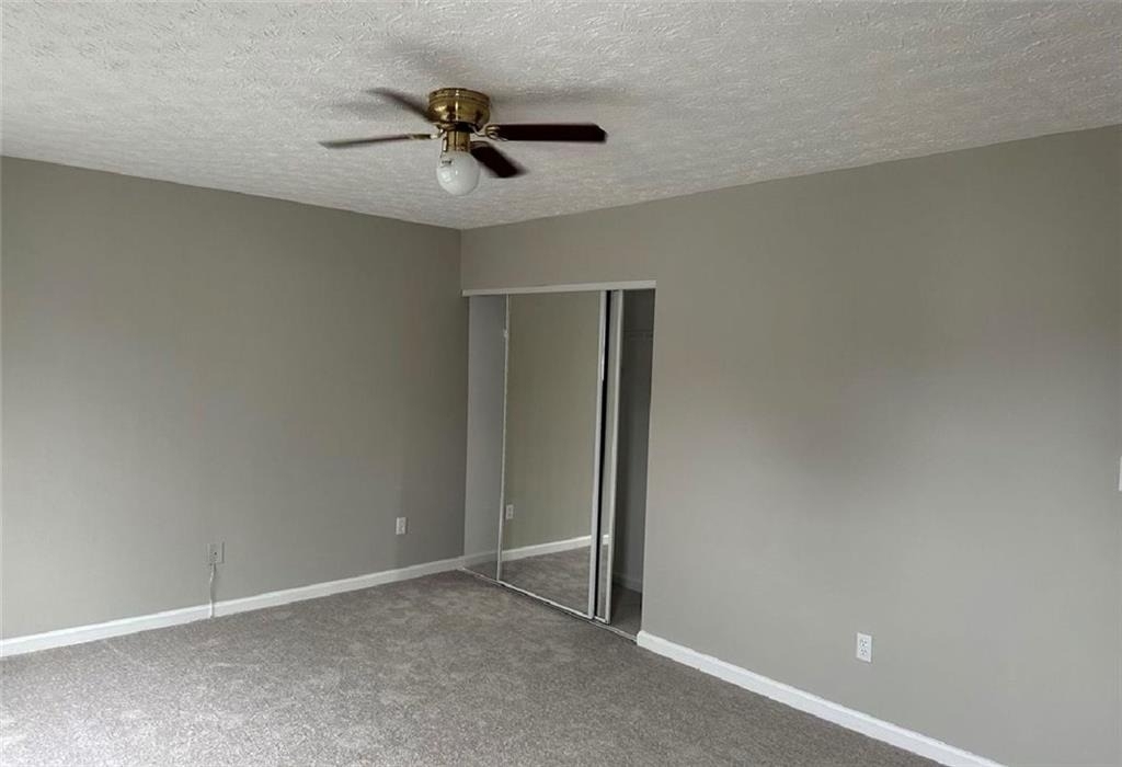 1133 Hawthorn Lane - Photo 5
