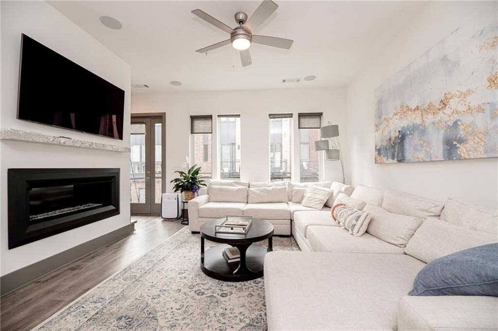 1224 Chelsea Circle Nw - Photo 1