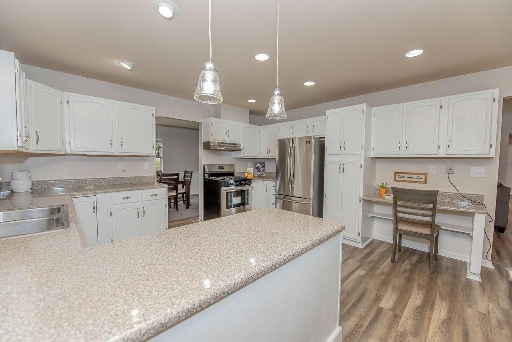180 Crabtree Drive W - Photo 5