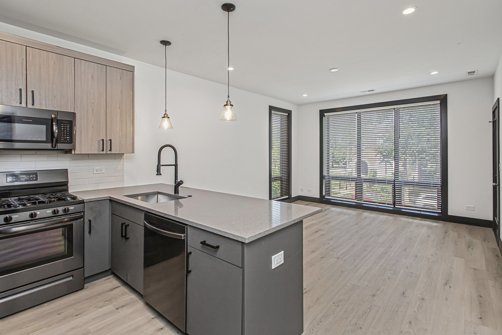 6500 S Ingleside Avenue - Photo 3