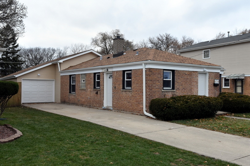 2710 Reuter Street - Photo 2