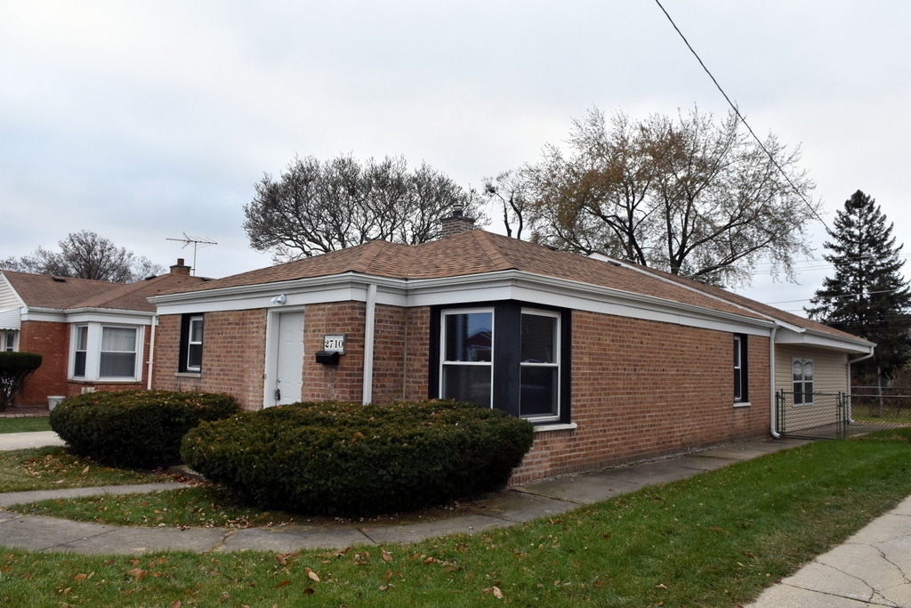 2710 Reuter Street - Photo 0