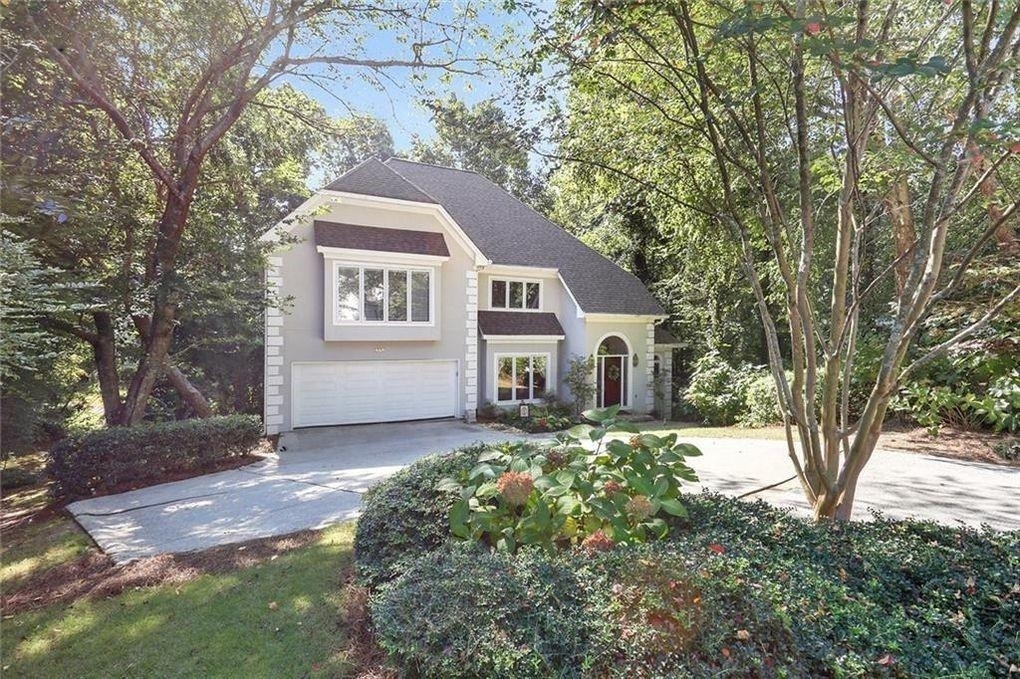 930 Manchester Place - Photo 0