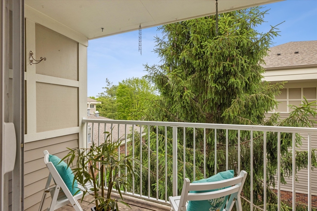 605 Barrington Avenue - Photo 14