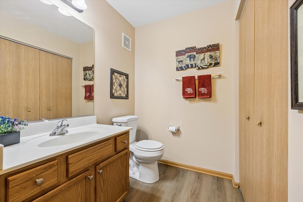 605 Barrington Avenue - Photo 9
