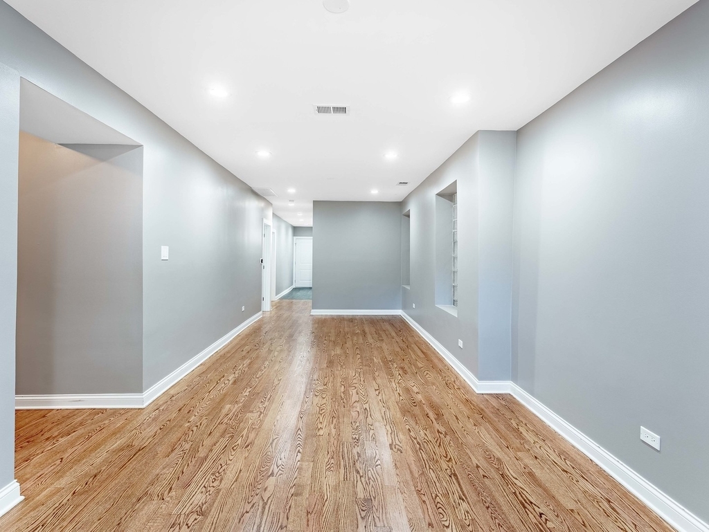 555 N Lawler Avenue - Photo 8